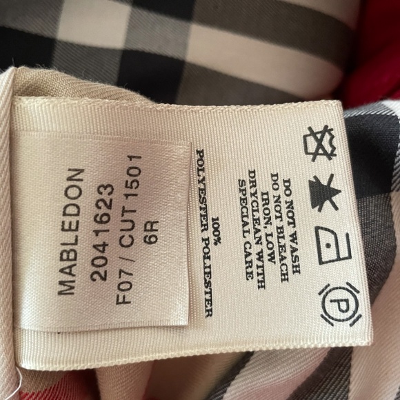 Burberry Red Trench Coat with Belted Waist and Iconic Check Lining - Picture 5 of 7